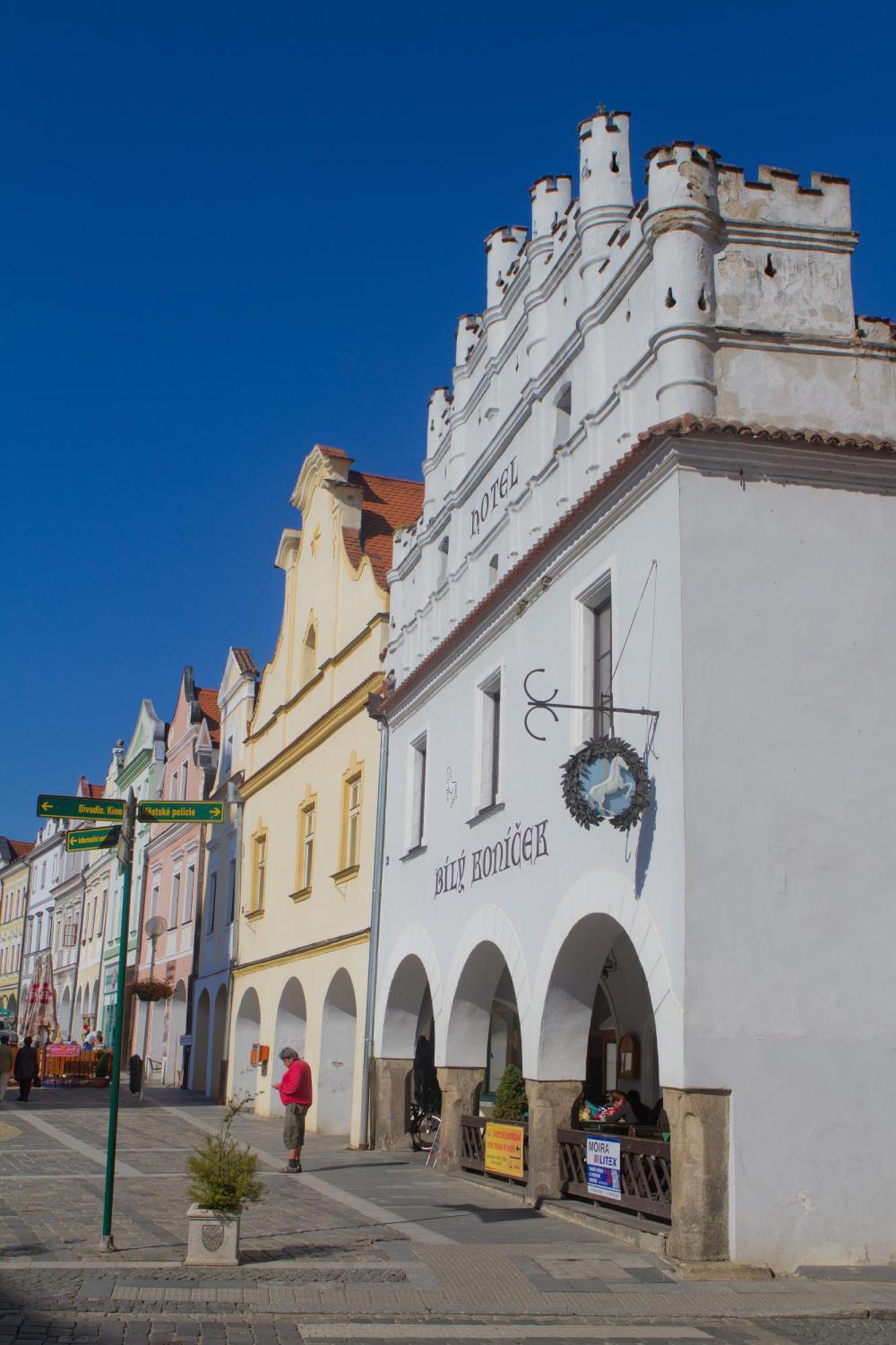 Hotel Bily Konicek Trebon Exterior photo