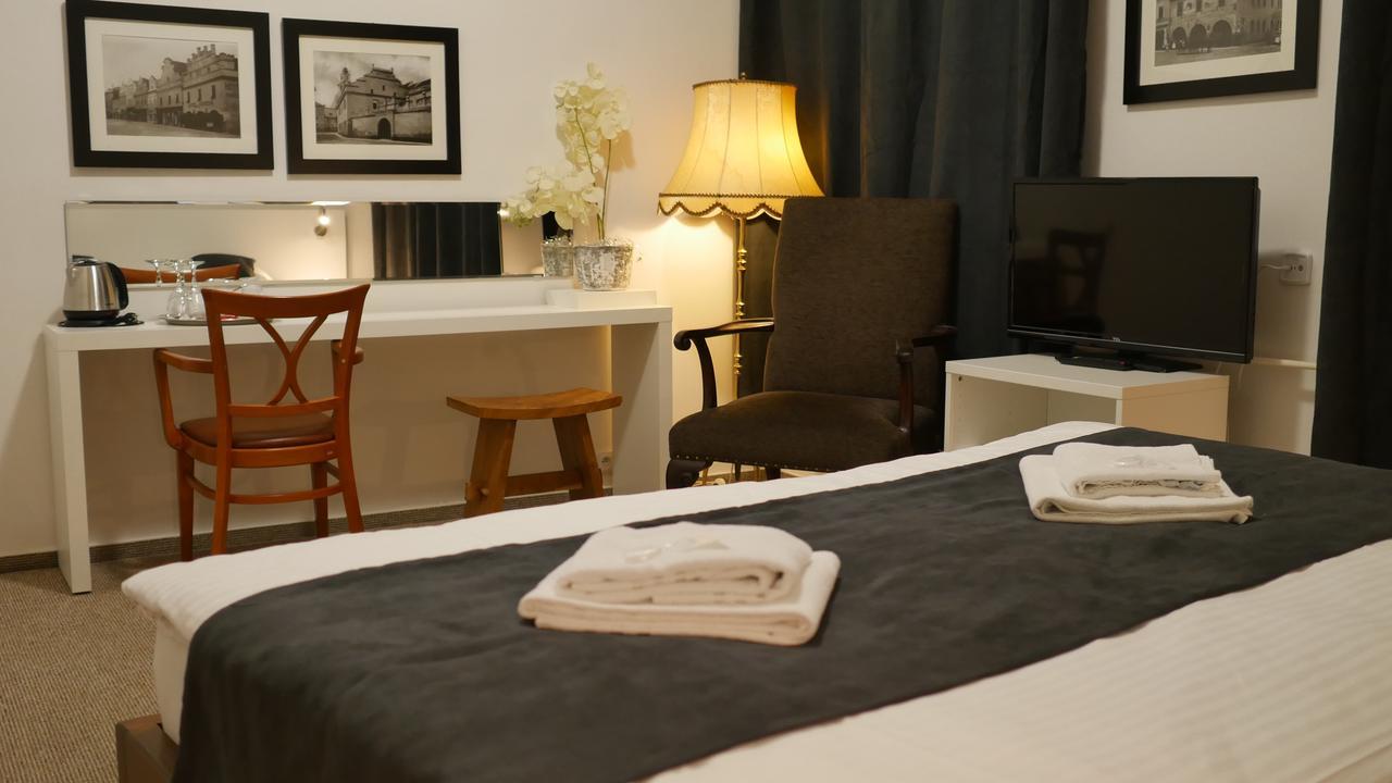 Hotel Bily Konicek Trebon Exterior photo